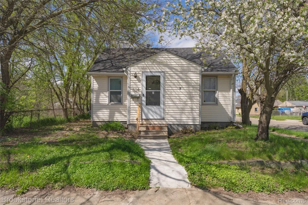 524 Luther Avenue Pontiac City, MI 48341