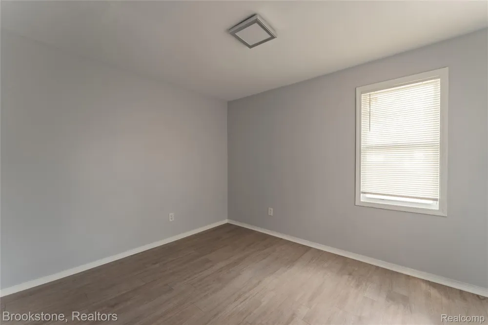 524 Luther Avenue Pontiac City, MI 48341