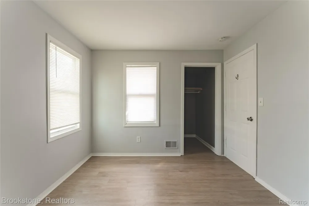 524 Luther Avenue Pontiac City, MI 48341