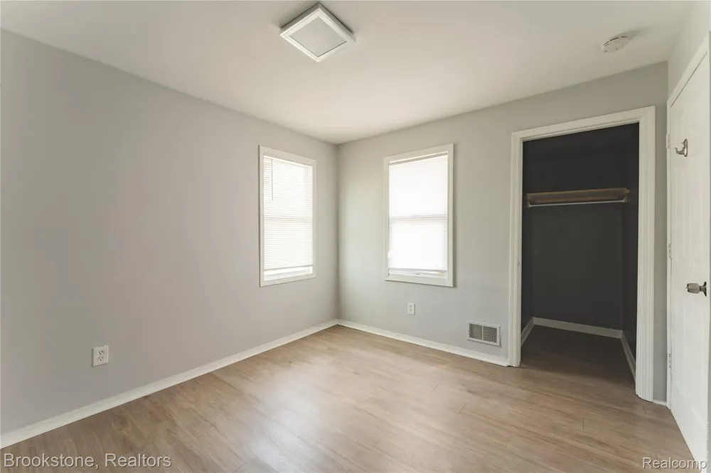 524 Luther Avenue Pontiac City, MI 48341