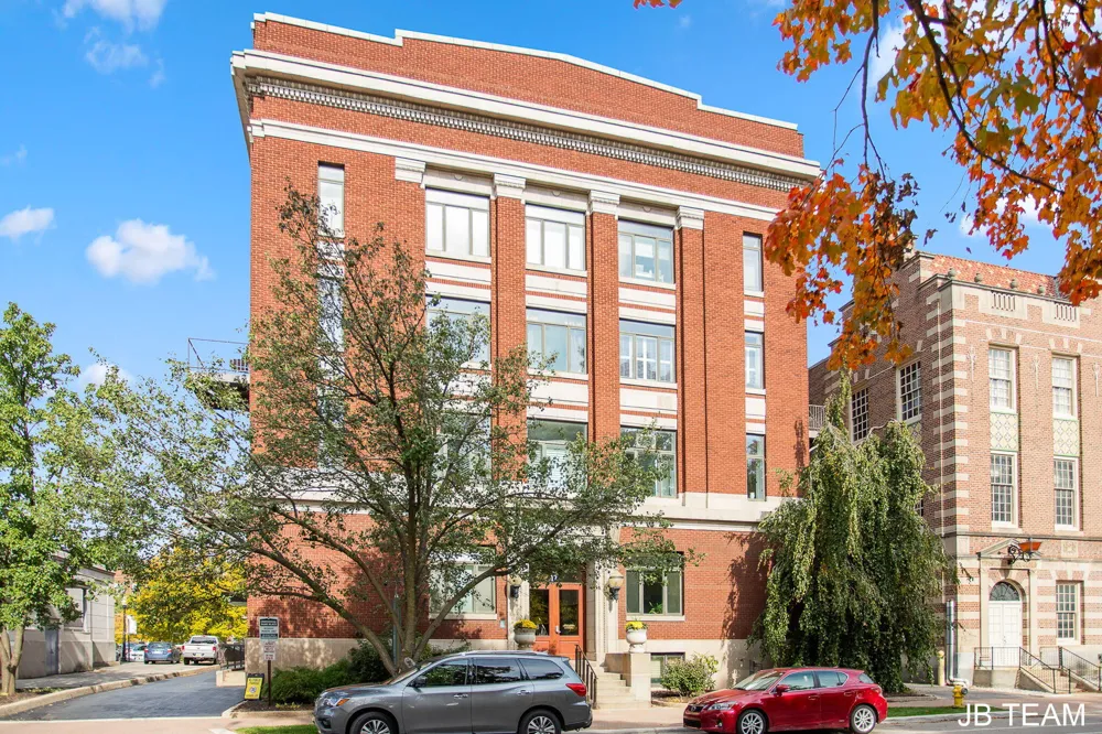 17 W 10th Street #220 Holland City, MI 49423