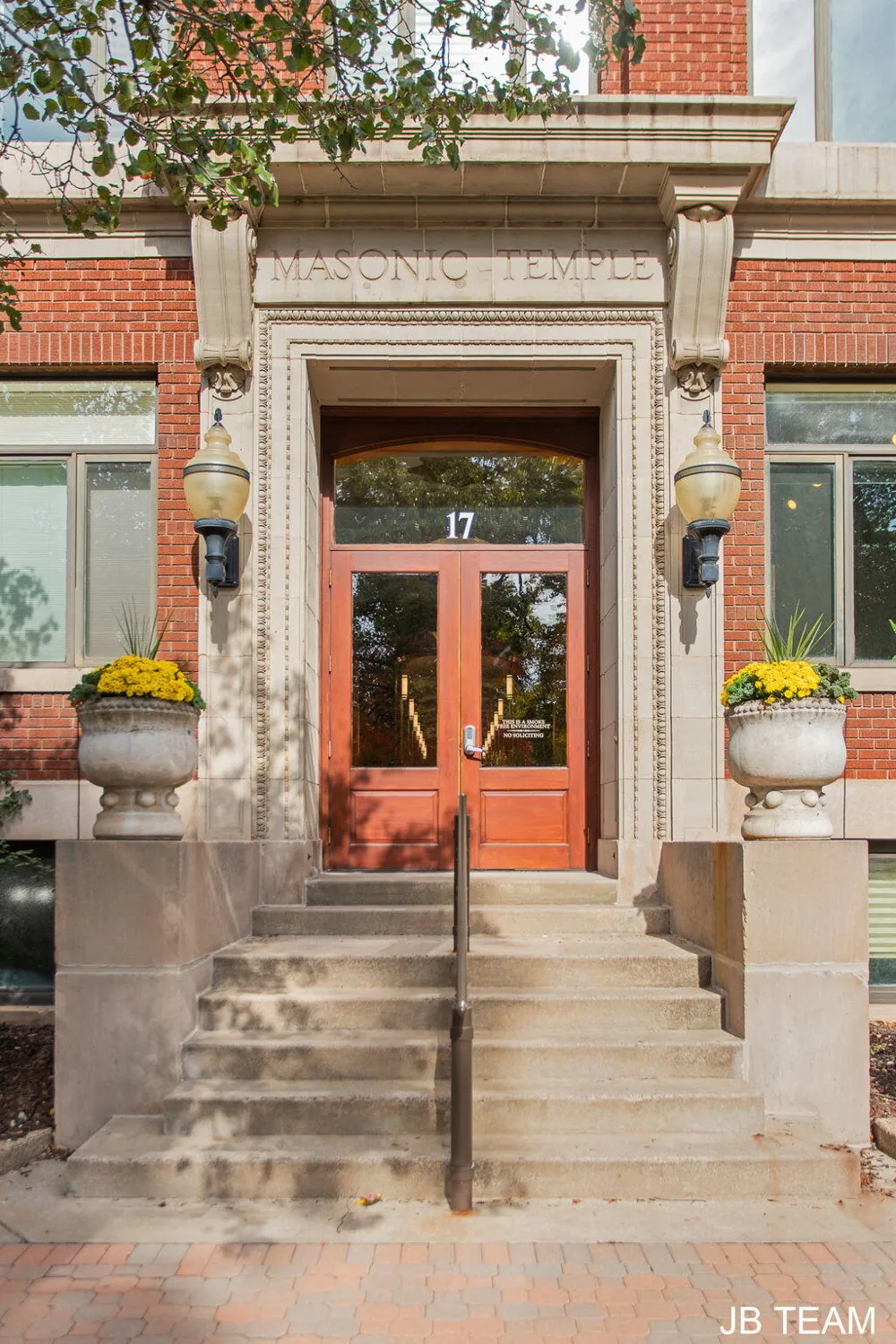 17 W 10th Street #220 Holland City, MI 49423