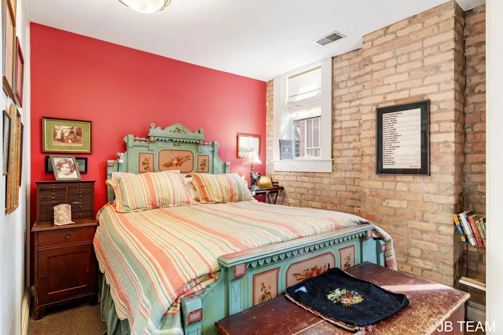 17 W 10th Street #220 Holland City, MI 49423