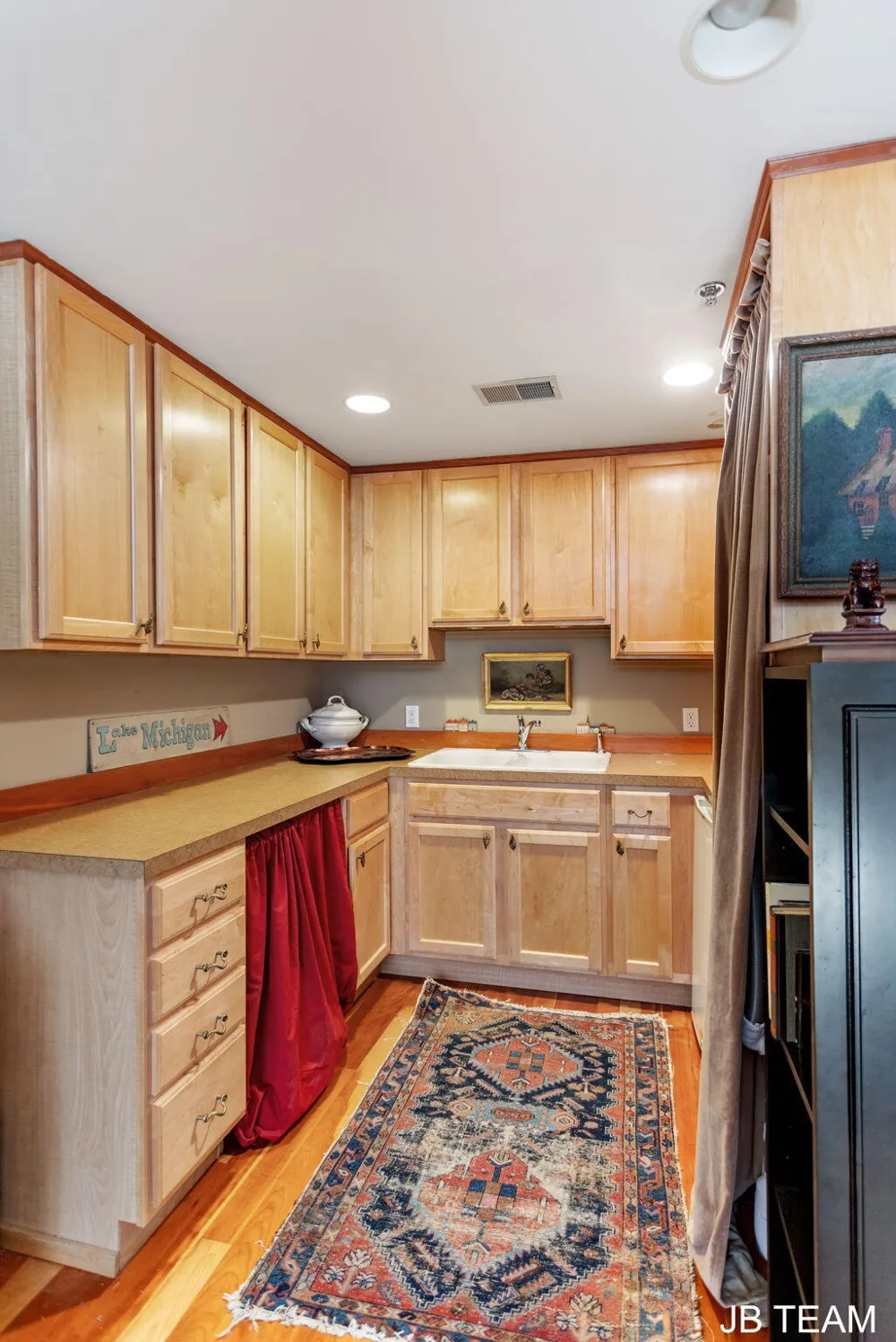 17 W 10th Street #220 Holland City, MI 49423