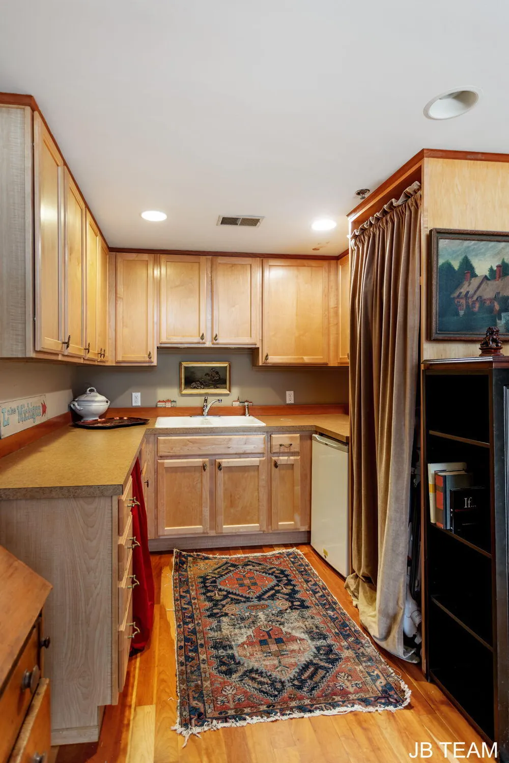 17 W 10th Street #220 Holland City, MI 49423