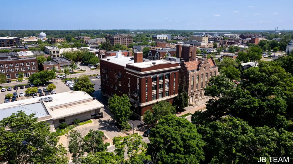 17 W 10th Street #220 Holland City, MI 49423