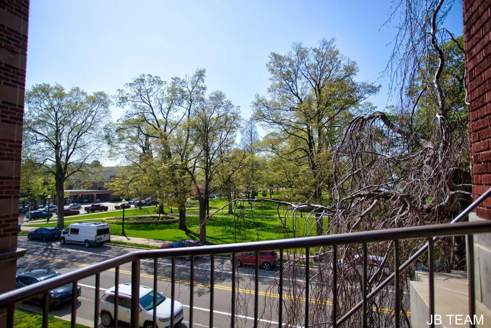 17 W 10th Street #220 Holland City, MI 49423