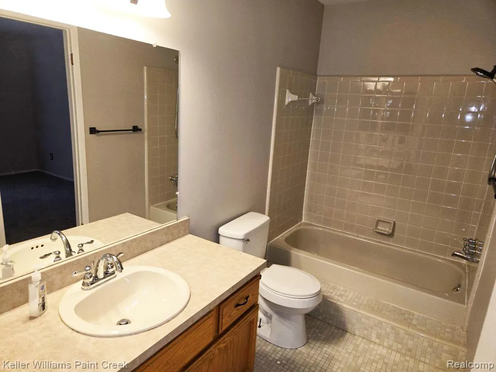 38565 Golfview Drive W Clinton Charter Township, MI 48038