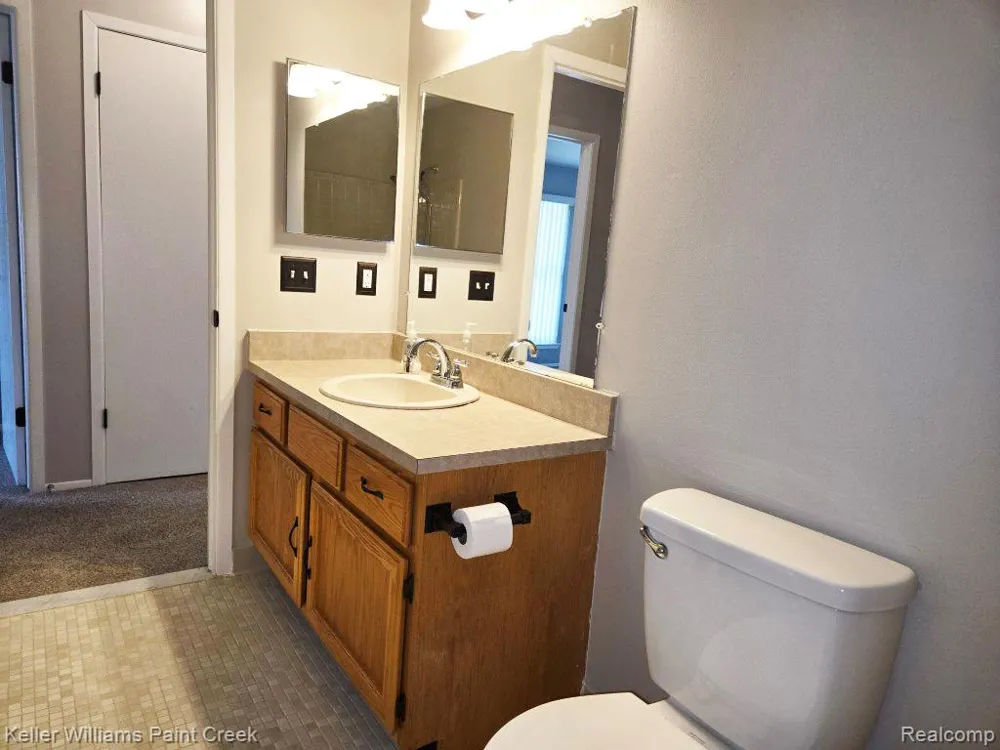 38565 Golfview Drive W Clinton Charter Township, MI 48038