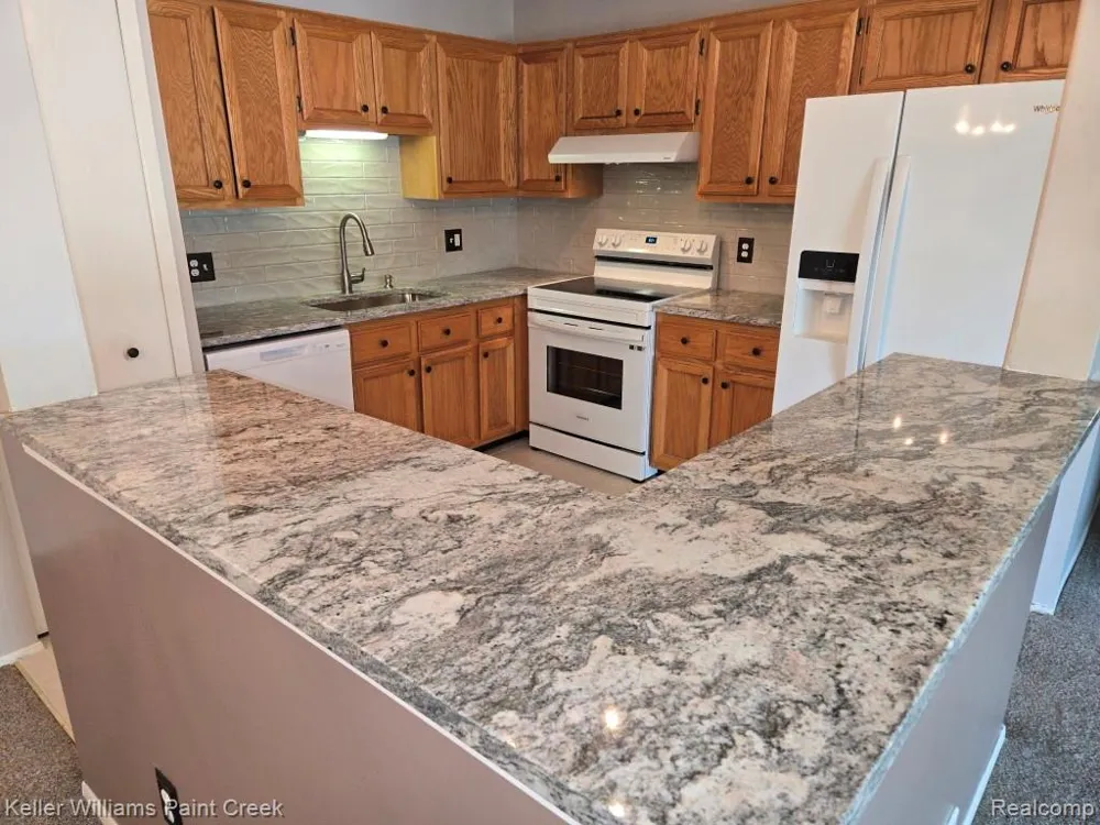 38565 Golfview Drive W Clinton Charter Township, MI 48038