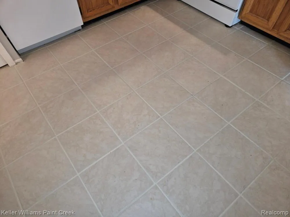 38565 Golfview Drive W Clinton Charter Township, MI 48038