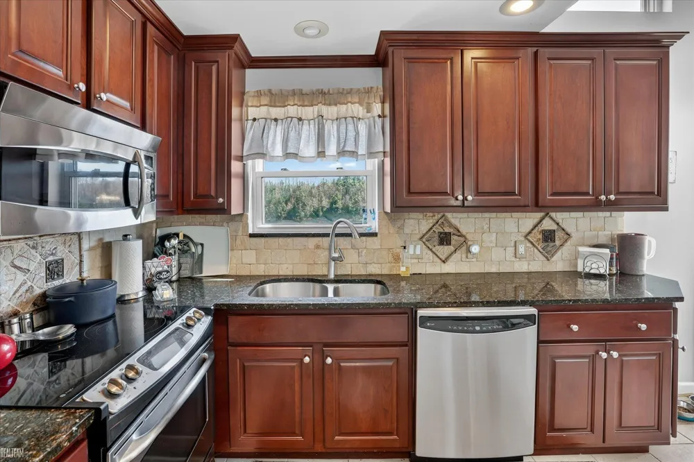 6258 SW Ginafred Shores Drive Springfield Township, MI 49633