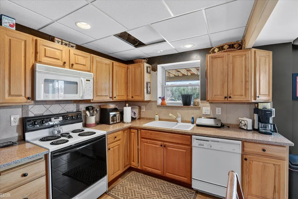 6258 SW Ginafred Shores Drive Springfield Township, MI 49633