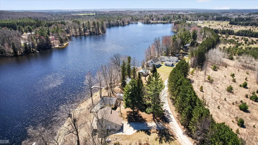 6258 SW Ginafred Shores Drive Springfield Township, MI 49633