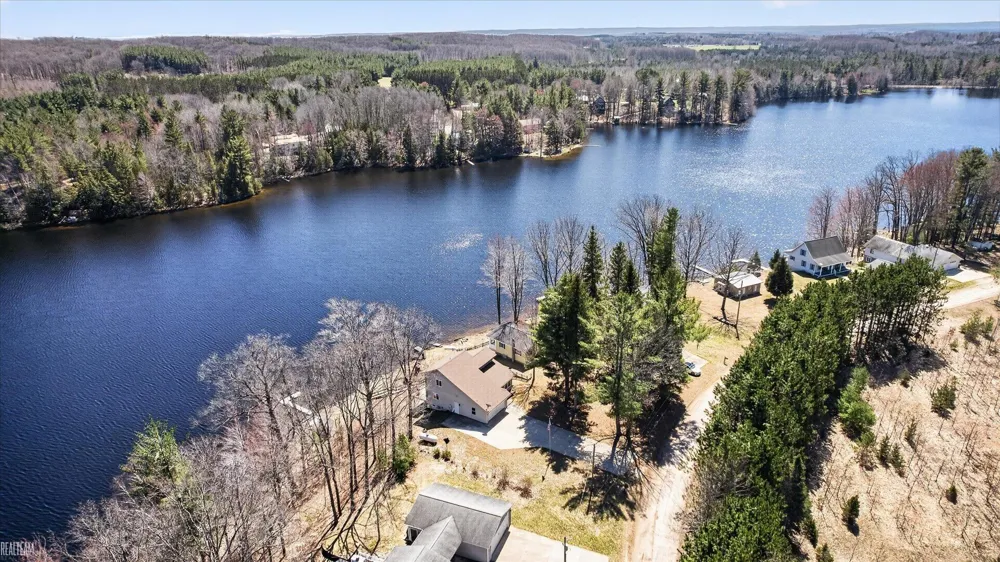 6258 SW Ginafred Shores Drive Springfield Township, MI 49633