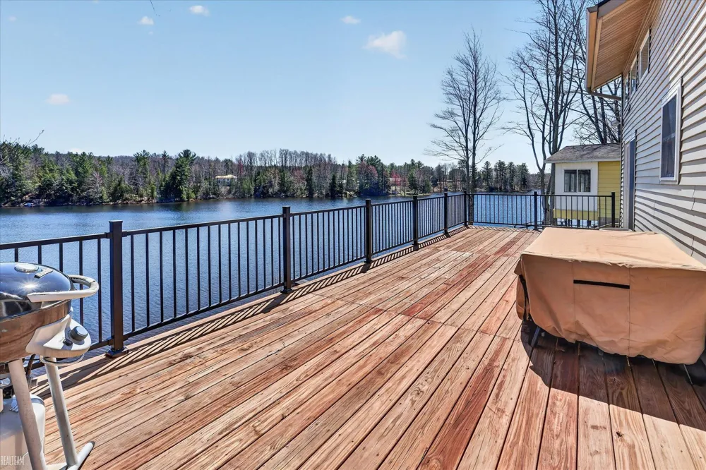 6258 SW Ginafred Shores Drive Springfield Township, MI 49633