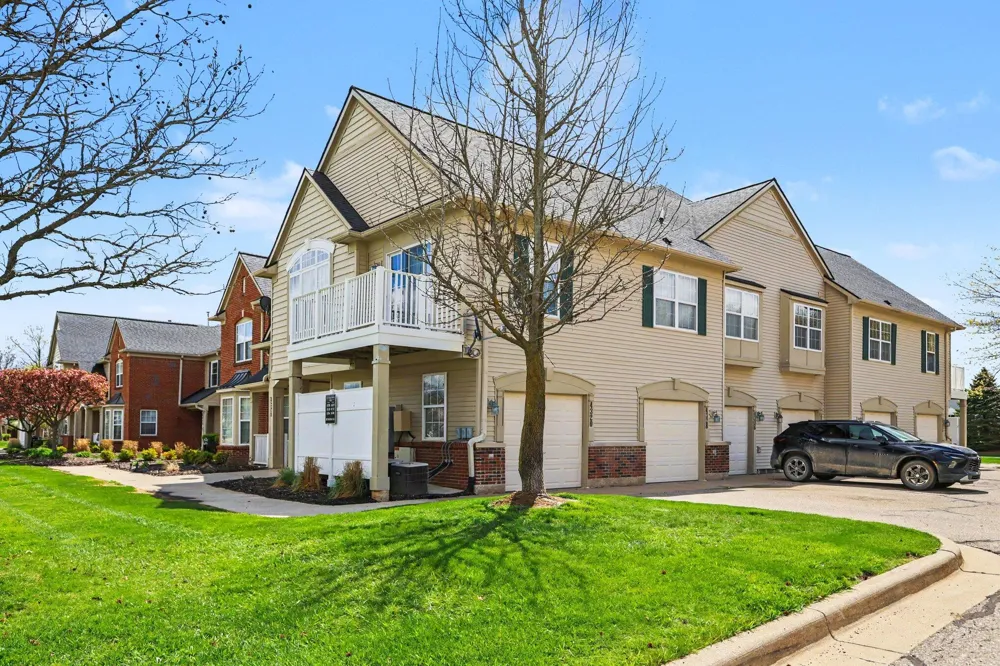 4324 Hampton Ridge Boulevard Genoa Township, MI 48843
