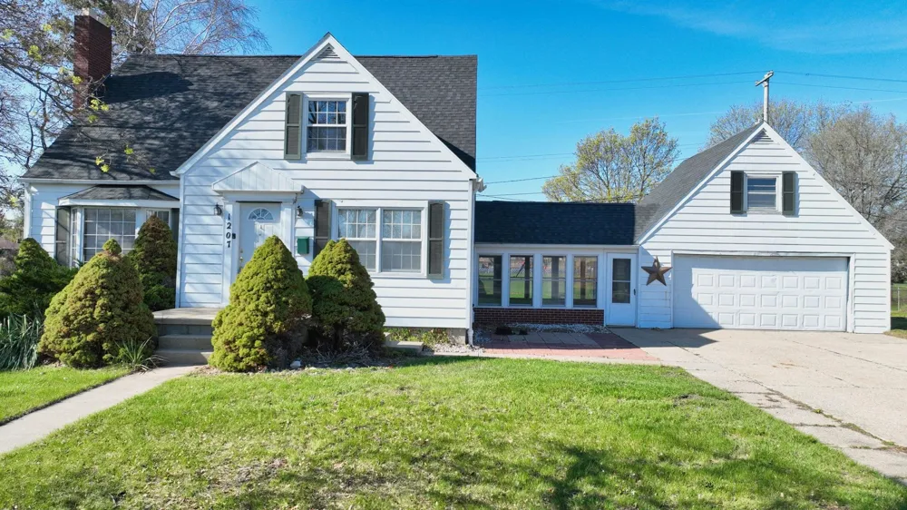 1207 North Drive Mt Pleasant City, MI 48858
