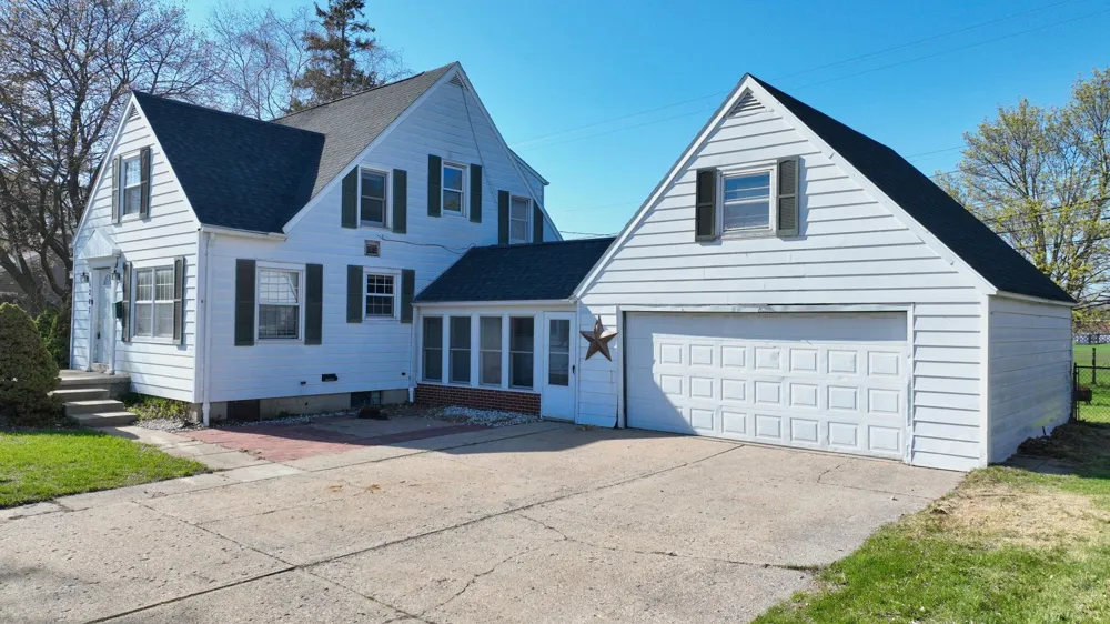 1207 North Drive Mt Pleasant City, MI 48858