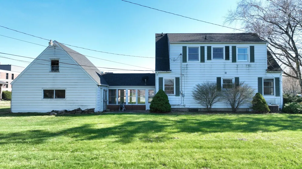 1207 North Drive Mt Pleasant City, MI 48858