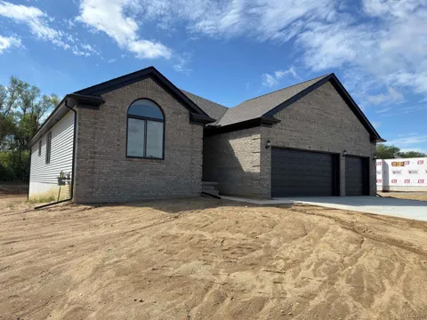 3586 Serra Drive