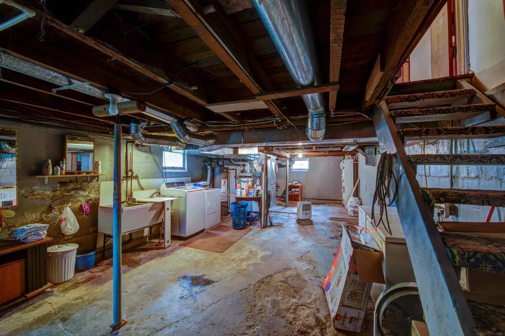 234 Howard Avenue Croswell City, MI 48022