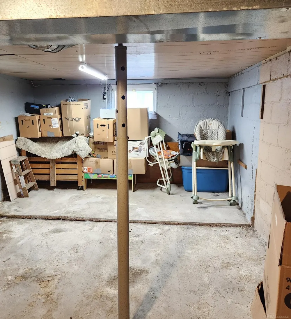 234 Howard Avenue Croswell City, MI 48022