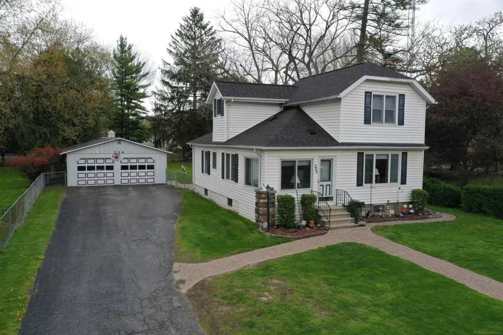234 Howard Avenue Croswell City, MI 48022