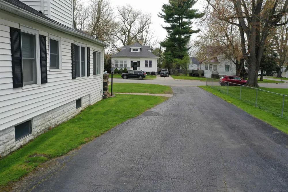 234 Howard Avenue Croswell City, MI 48022