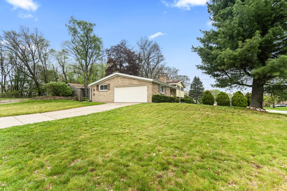 1470 54th Street SE Kentwood City, MI 49508