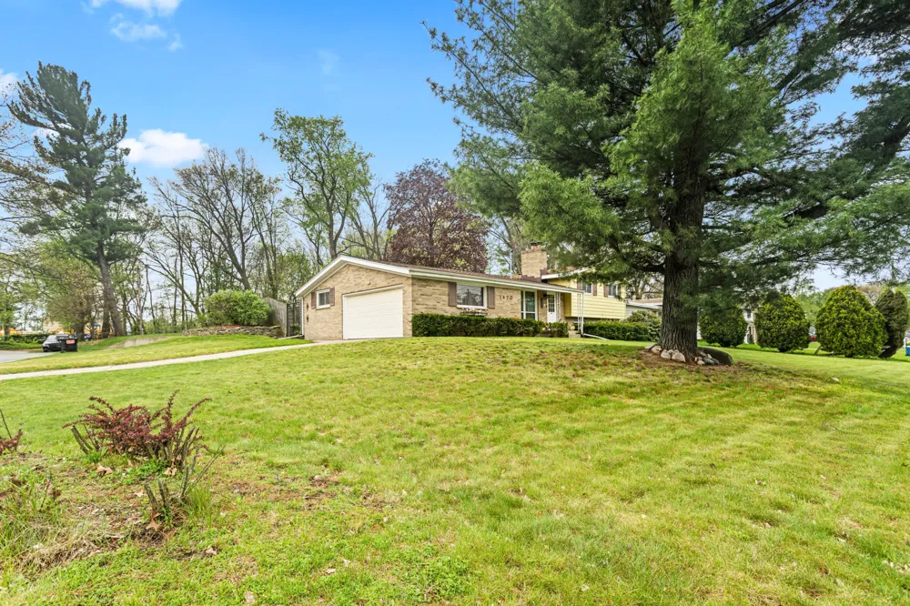 1470 54th Street SE Kentwood City, MI 49508