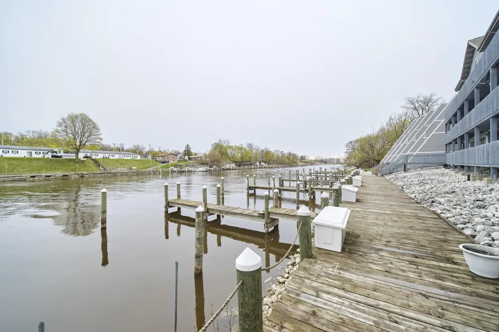 315 5th Avenue #17 Manistee City, MI 49660
