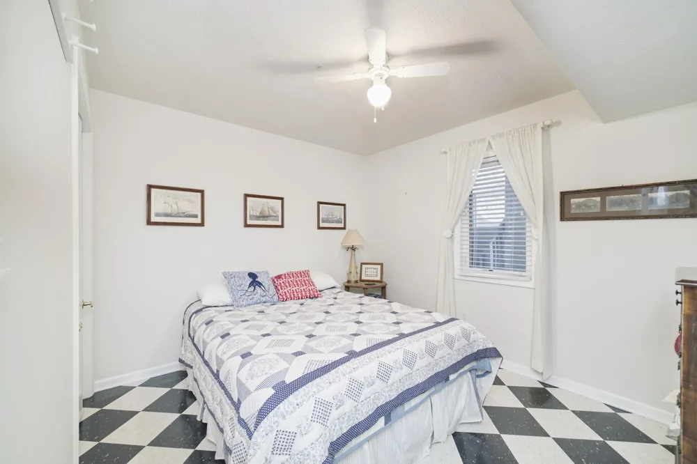 315 5th Avenue #17 Manistee City, MI 49660