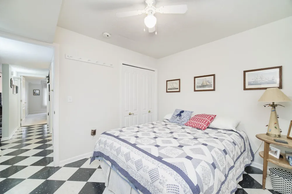 315 5th Avenue #17 Manistee City, MI 49660