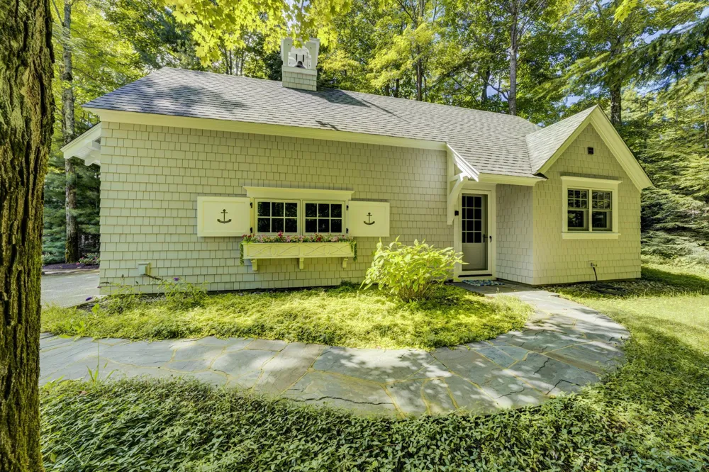12935 Northport Point Road Leelanau Township, MI 49670