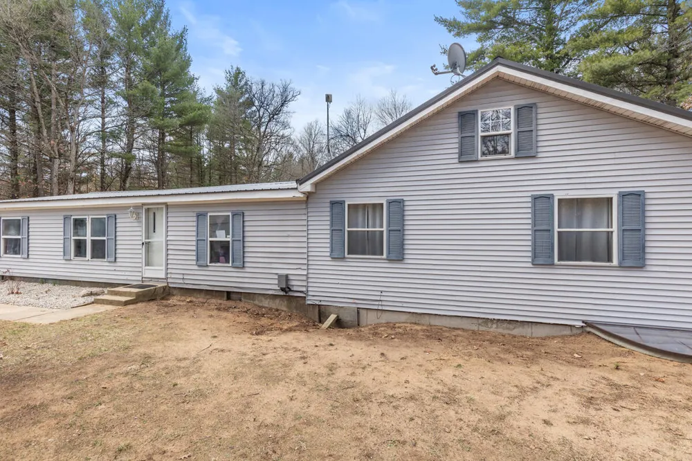 8233 Beech Avenue Croton Township, MI 49329