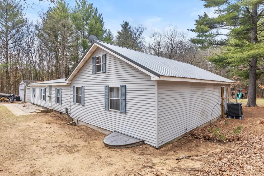 8233 Beech Avenue Croton Township, MI 49329