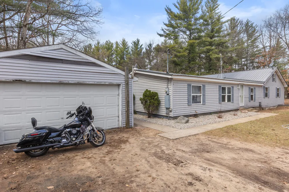 8233 Beech Avenue Croton Township, MI 49329