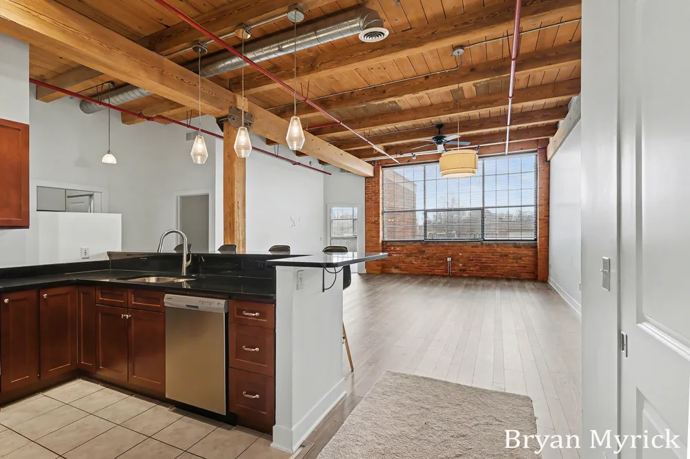 533 Columbia Avenue #107 Holland City, MI 49423