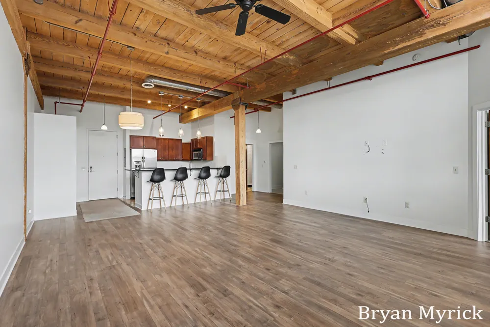 533 Columbia Avenue #107 Holland City, MI 49423