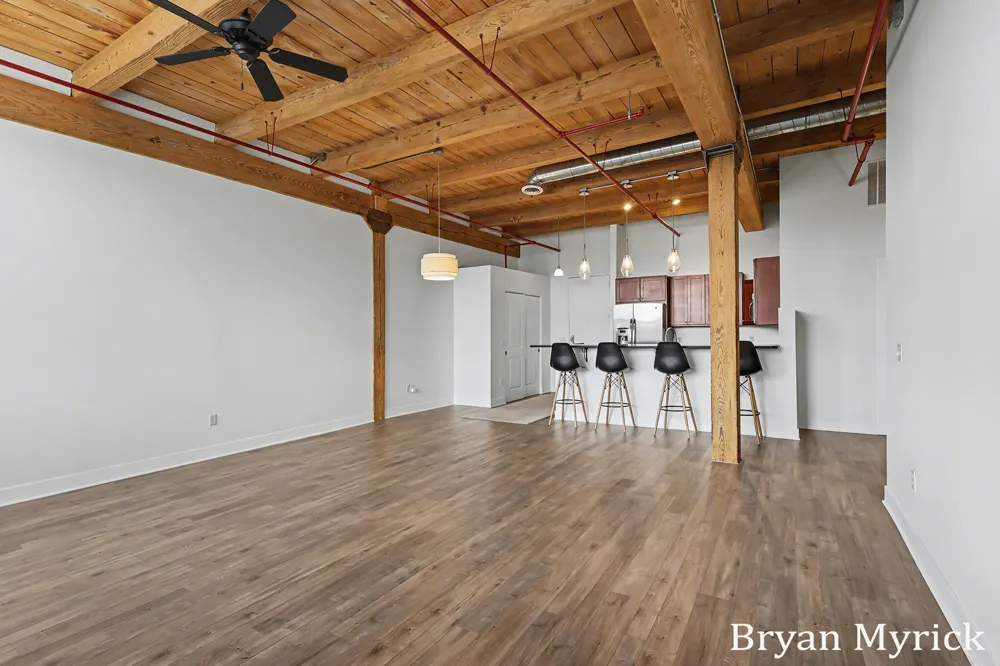 533 Columbia Avenue #107 Holland City, MI 49423