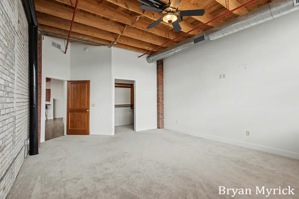 533 Columbia Avenue #107 Holland City, MI 49423