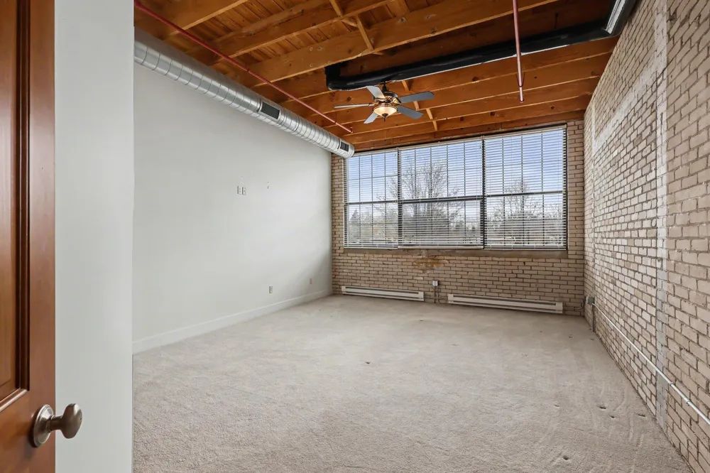 533 Columbia Avenue #107 Holland City, MI 49423
