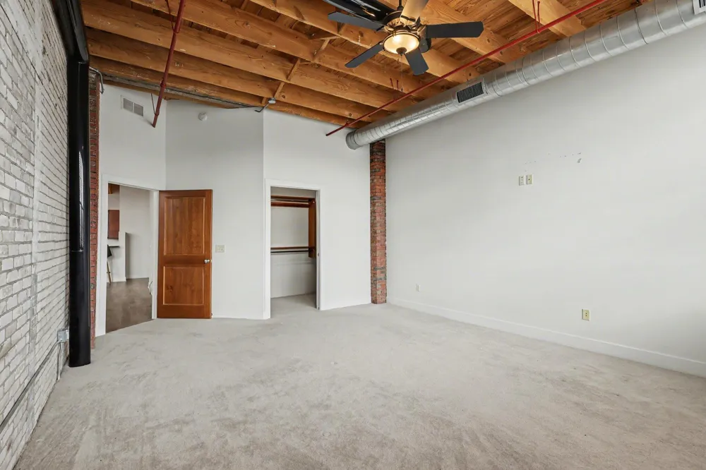 533 Columbia Avenue #107 Holland City, MI 49423