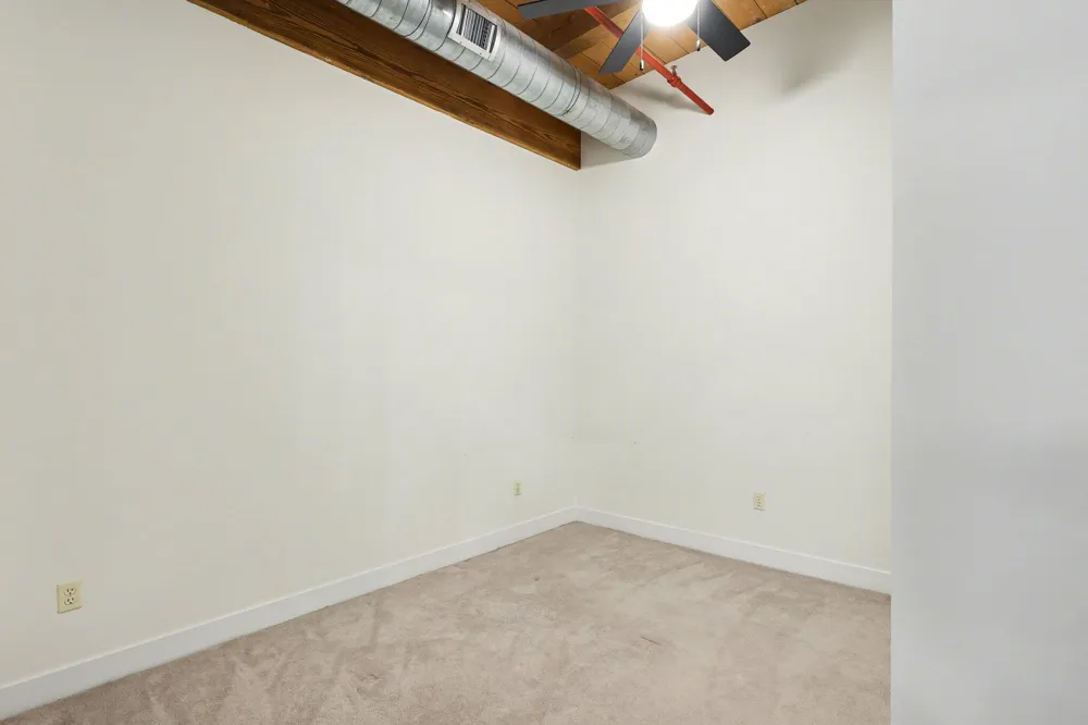 533 Columbia Avenue #107 Holland City, MI 49423