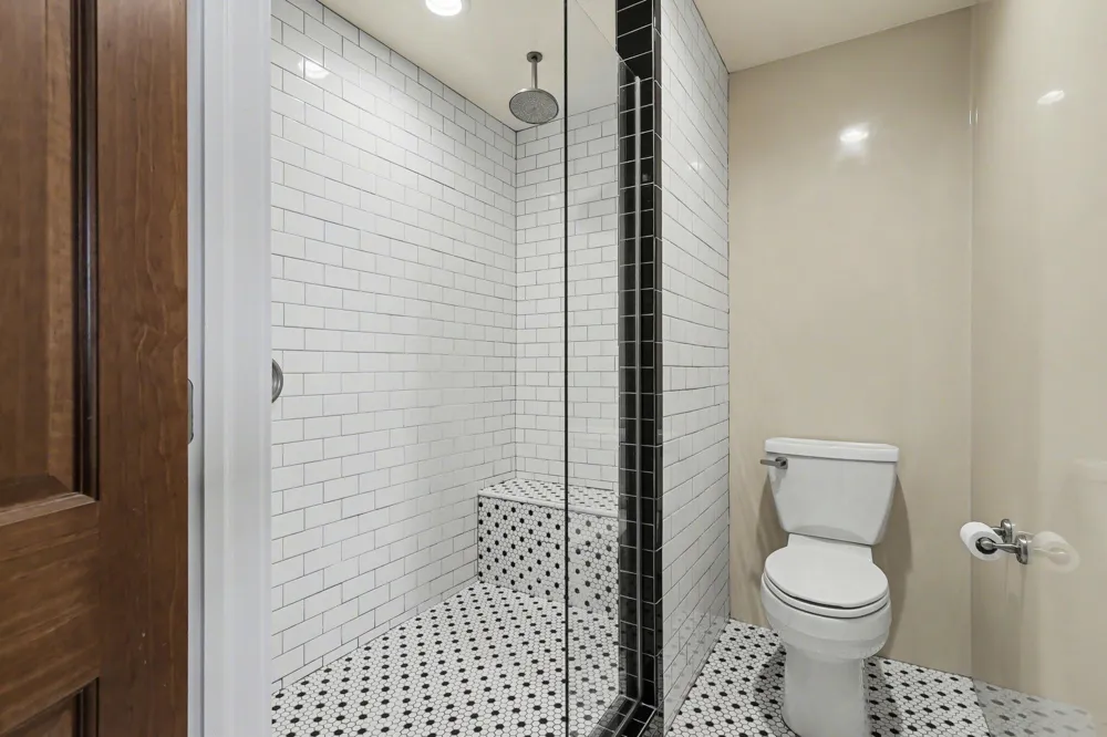 533 Columbia Avenue #107 Holland City, MI 49423