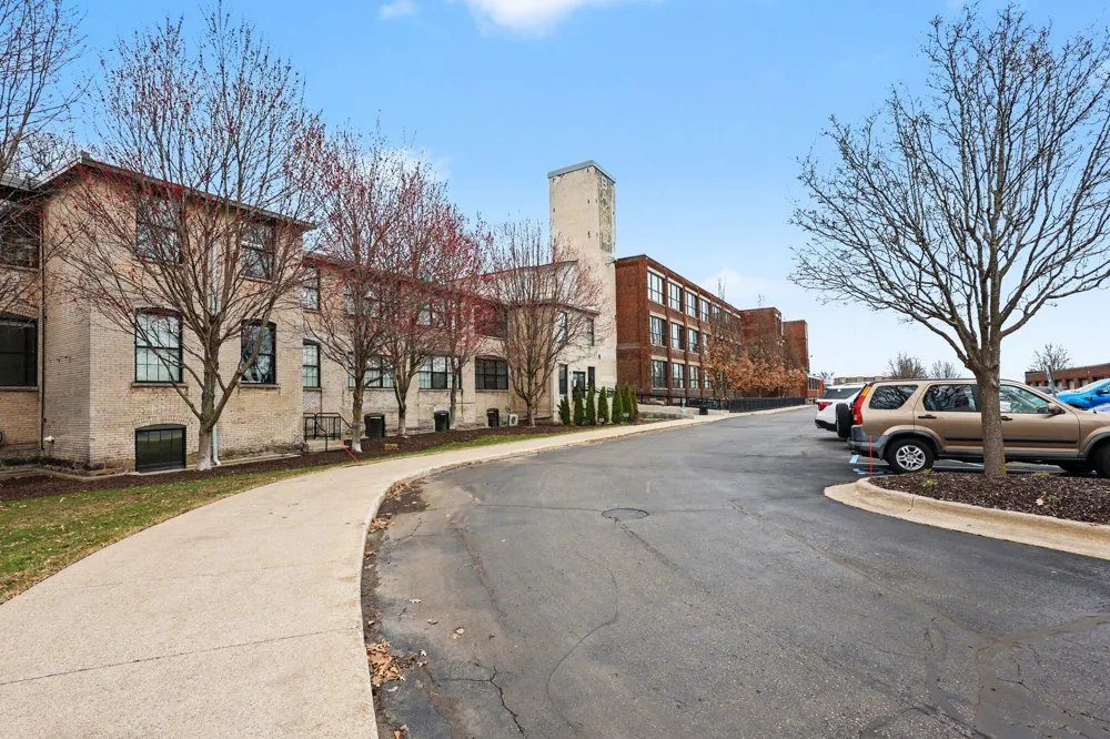 533 Columbia Avenue #107 Holland City, MI 49423