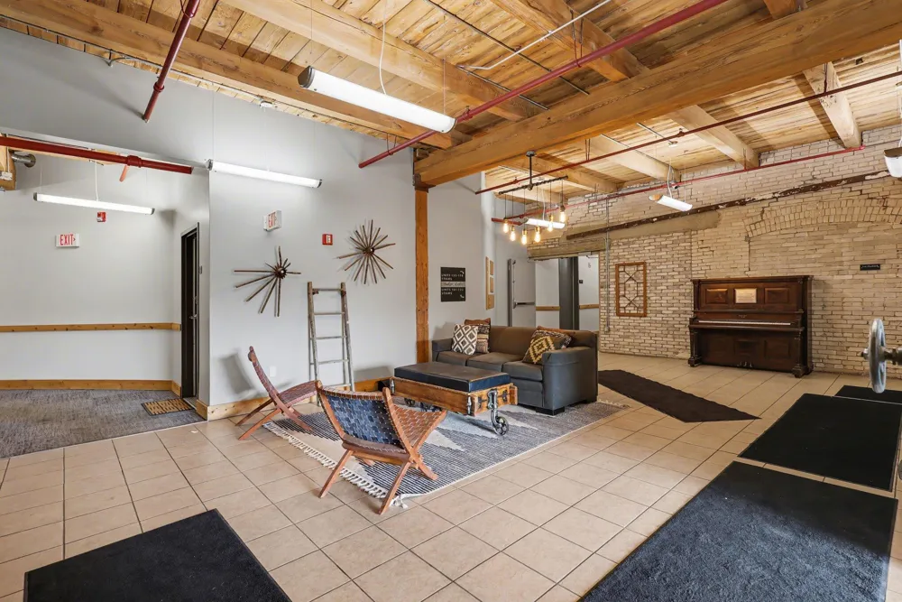533 Columbia Avenue #107 Holland City, MI 49423