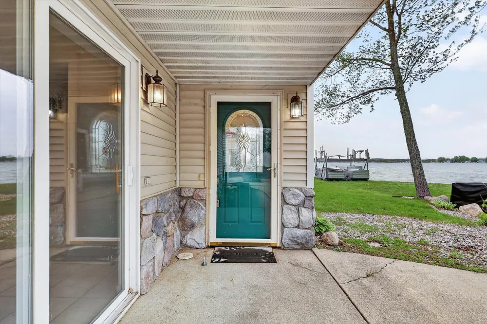 13117 Lakeshore Drive Wayland Township, MI 49344