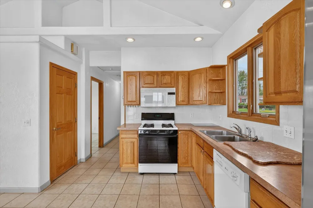 13117 Lakeshore Drive Wayland Township, MI 49344